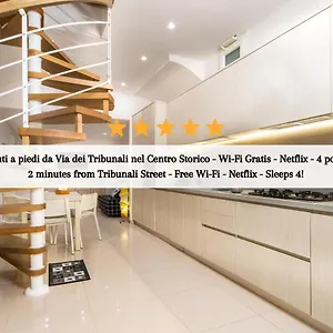via-tribunali-loft-di-lusso-nel-centro-storico.hotels-amalfi.com/